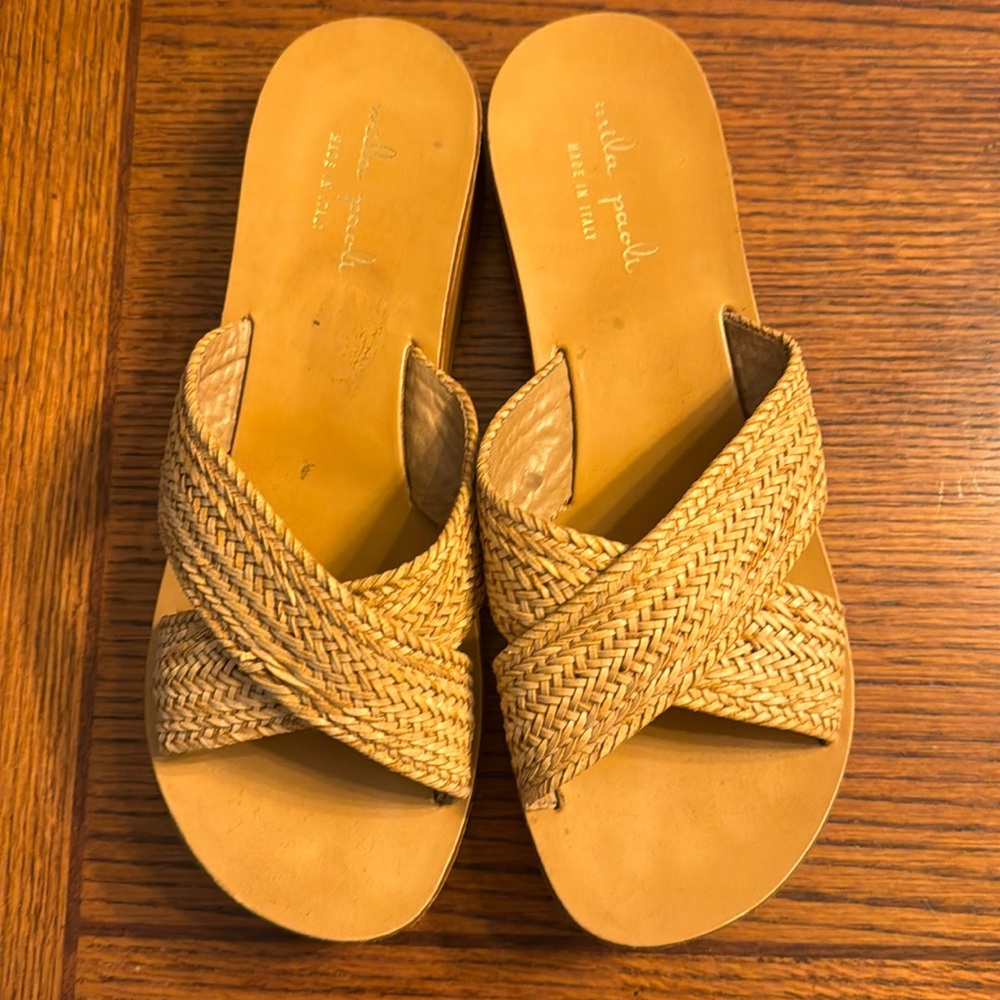 Platform summer sandals. Size 7 or 7.5
